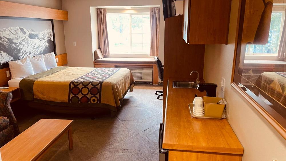 Standard Queen Room interior